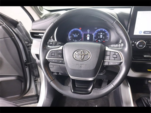 Used 2023 Toyota Highlander Limited image 27