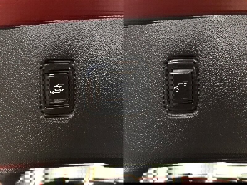 Used 2021 Chevrolet Blazer RS w/ Enhanced Convenience Package image 23