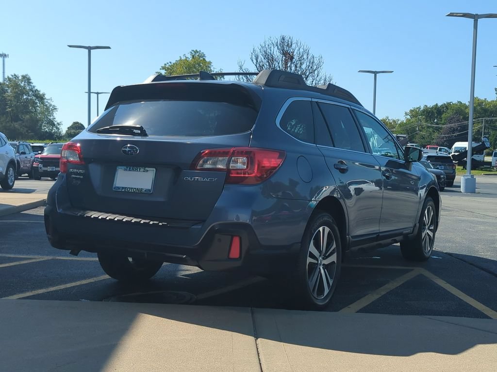 Used 2018 Subaru Outback 2.5i Limited AWD/4WD image 3