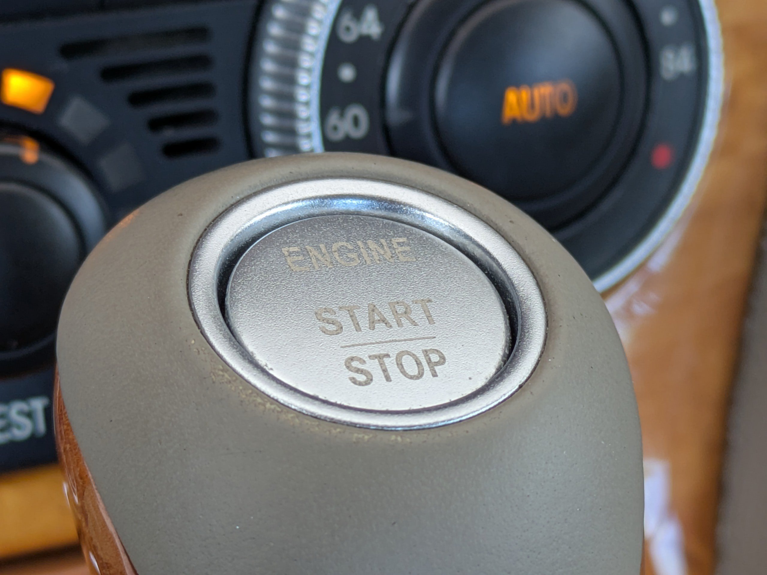 Used 2004 Mercedes-Benz SL 500 image 29
