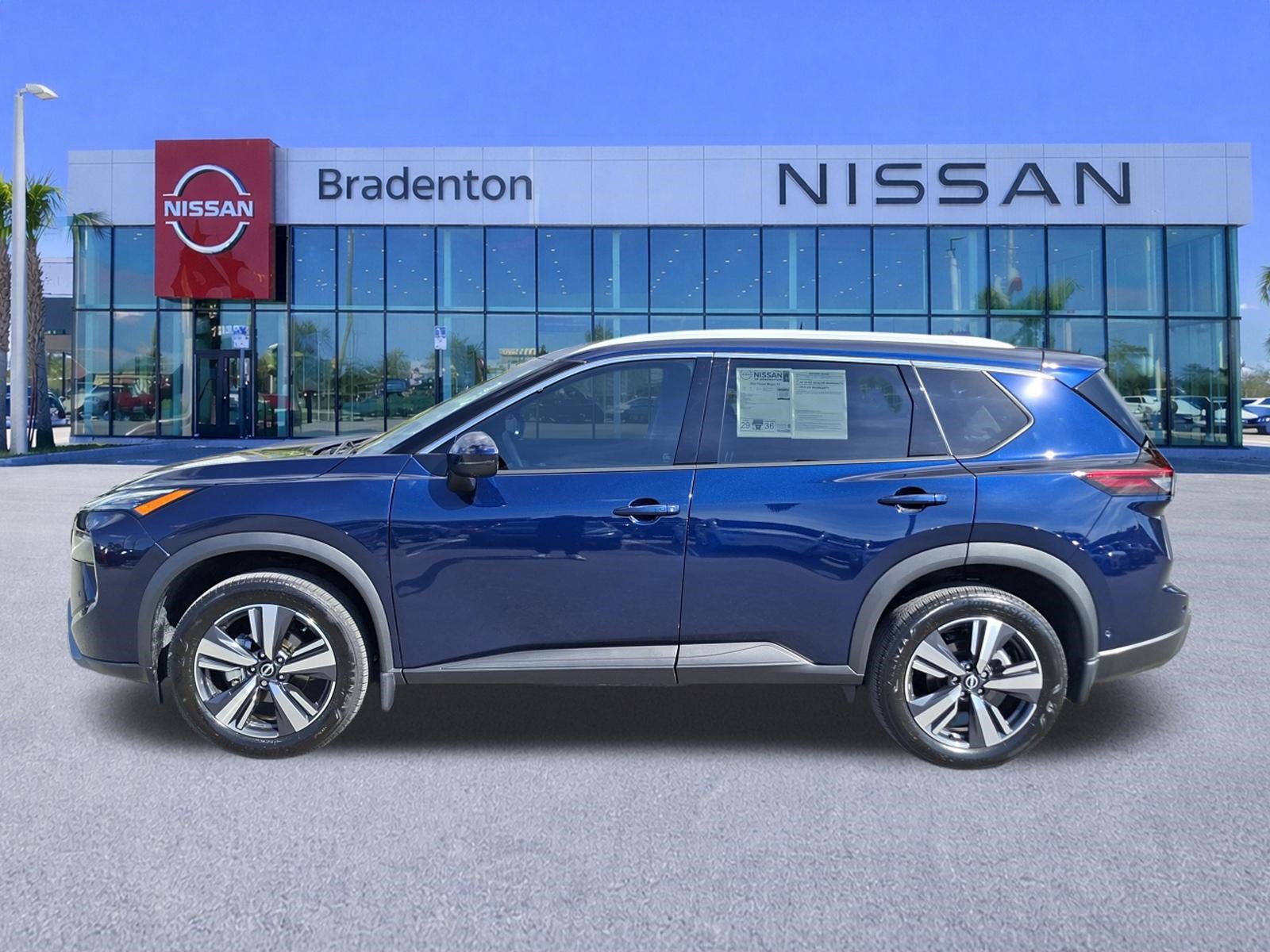 Certified 2024 Nissan Rogue SL w/ SL Premium Package FWD image 8