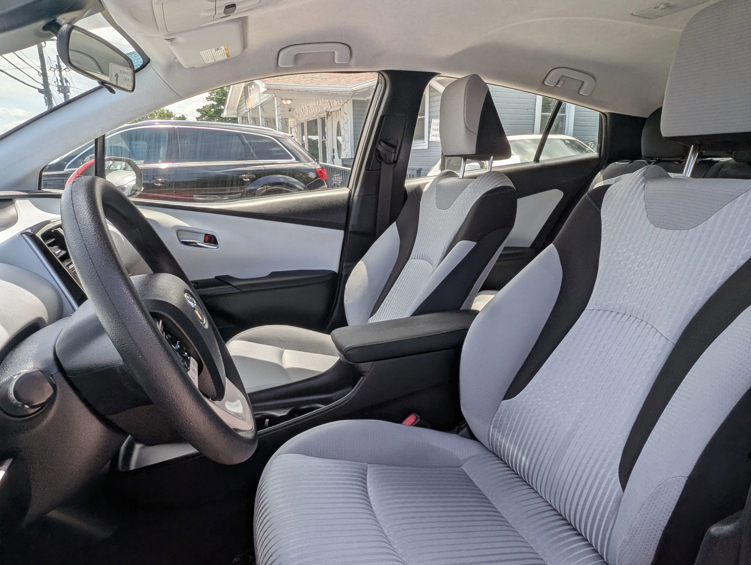Used 2017 Toyota Prius Two FWD image 18