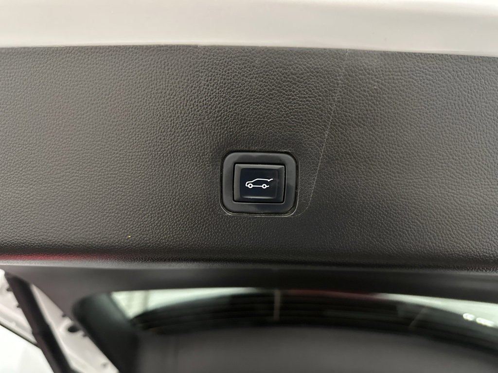 Used 2022 Chevrolet Traverse High Country image 42