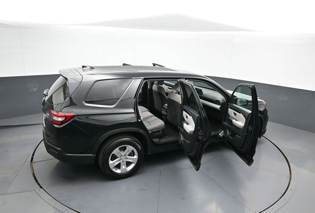 Used 2023 Honda Pilot LX image 45