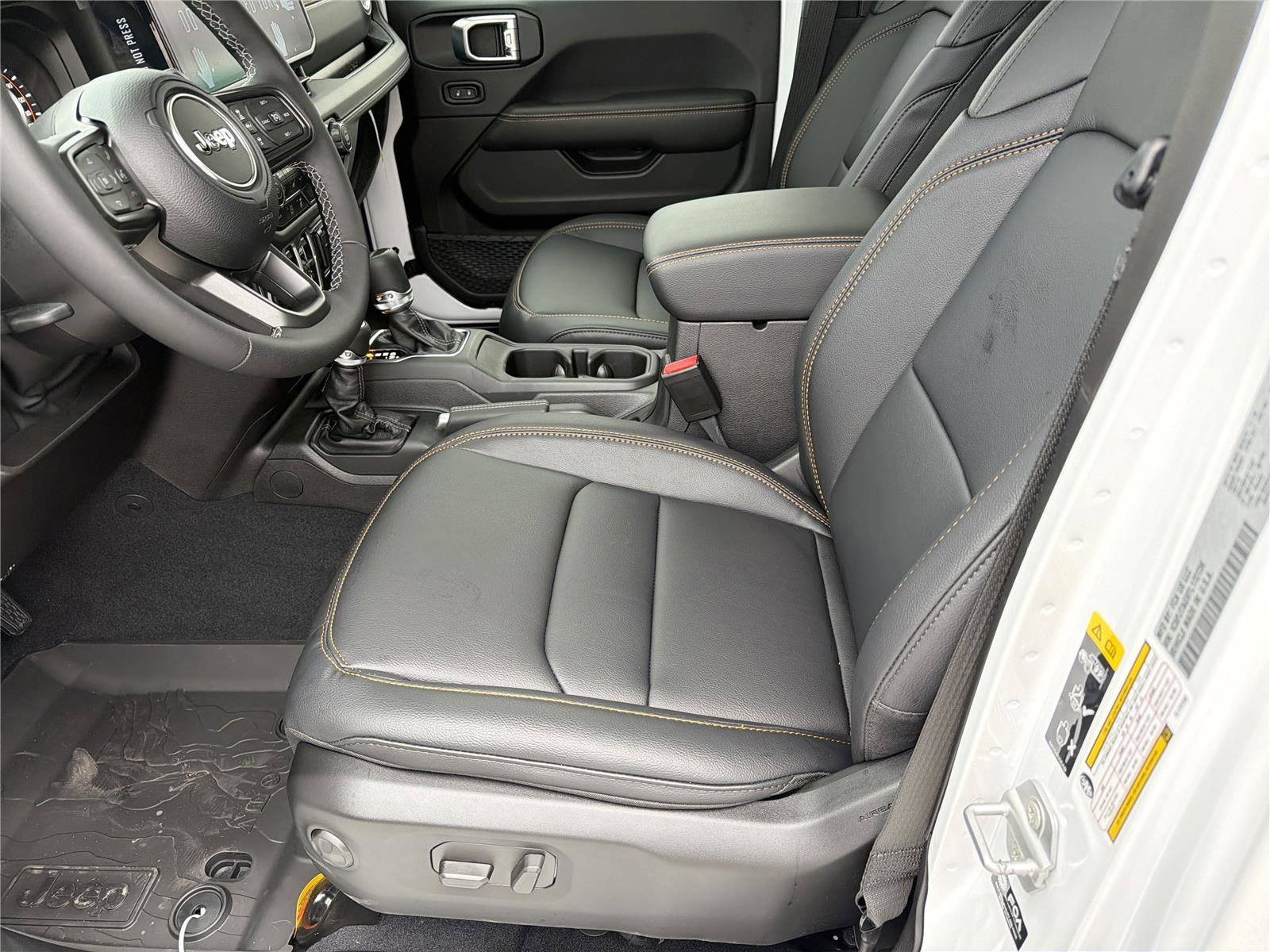 New 2026 Jeep Gladiator Sahara image 10