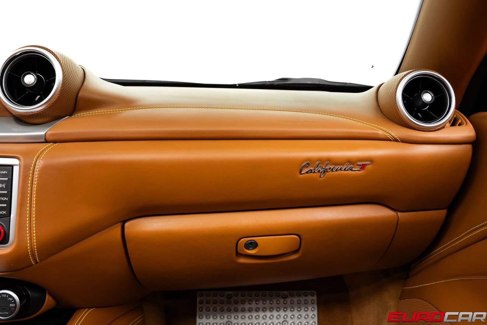 Used 2016 Ferrari California T image 36