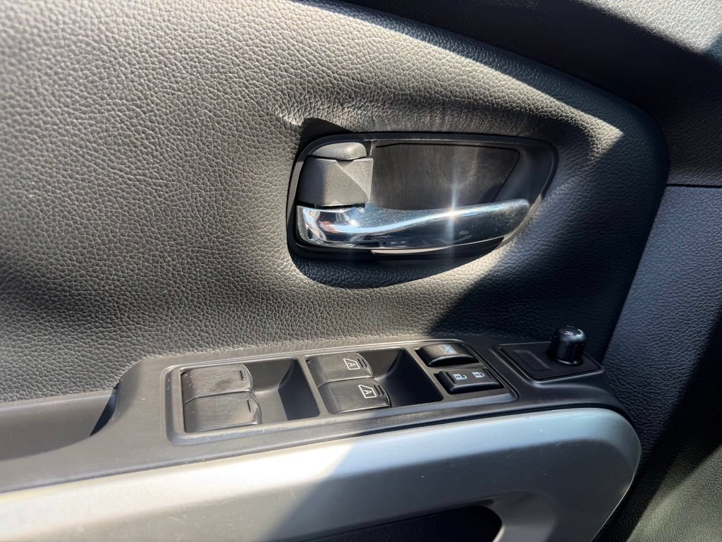 Used 2022 Nissan Titan SV RWD image 24