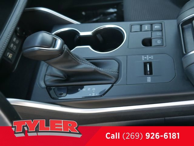 Used 2023 Toyota Highlander LE image 40