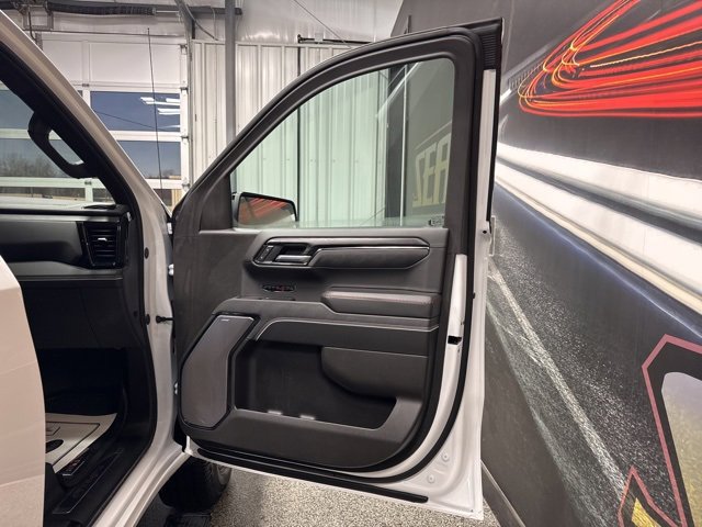 Used 2025 GMC Sierra 1500 AT4X image 32