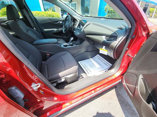 Used 2024 Chevrolet Malibu RS w/ LPO, Floor Liner Package FWD image 10