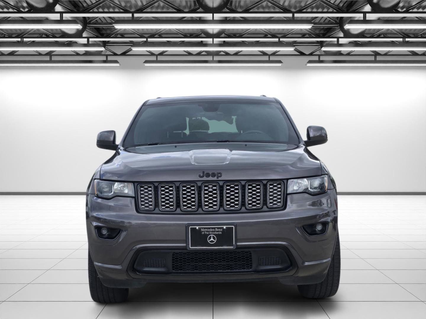 Used 2018 Jeep Grand Cherokee Altitude image 4