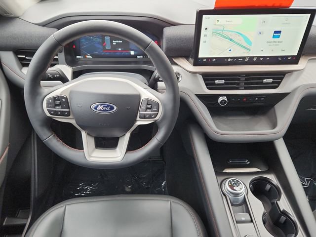 Used 2025 Ford Explorer Active w/ Active Comfort Package image 11
