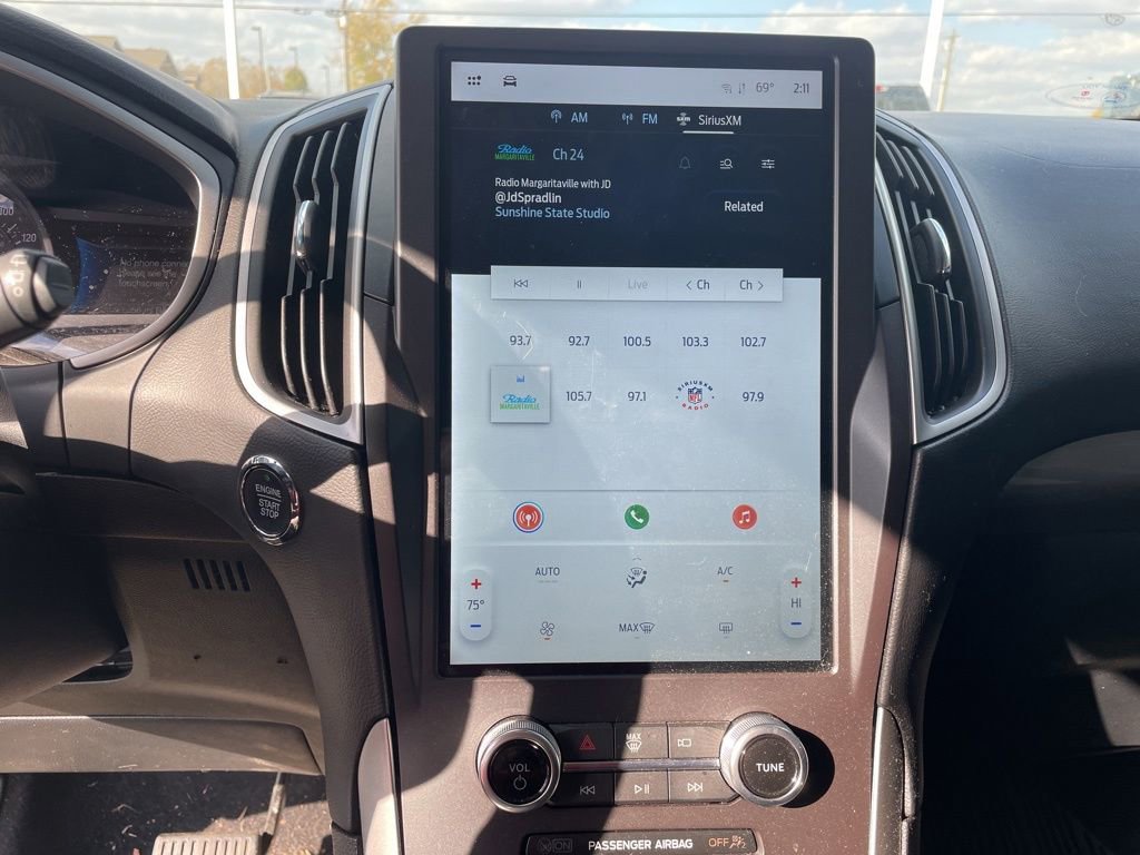 Used 2021 Ford Edge SE image 24