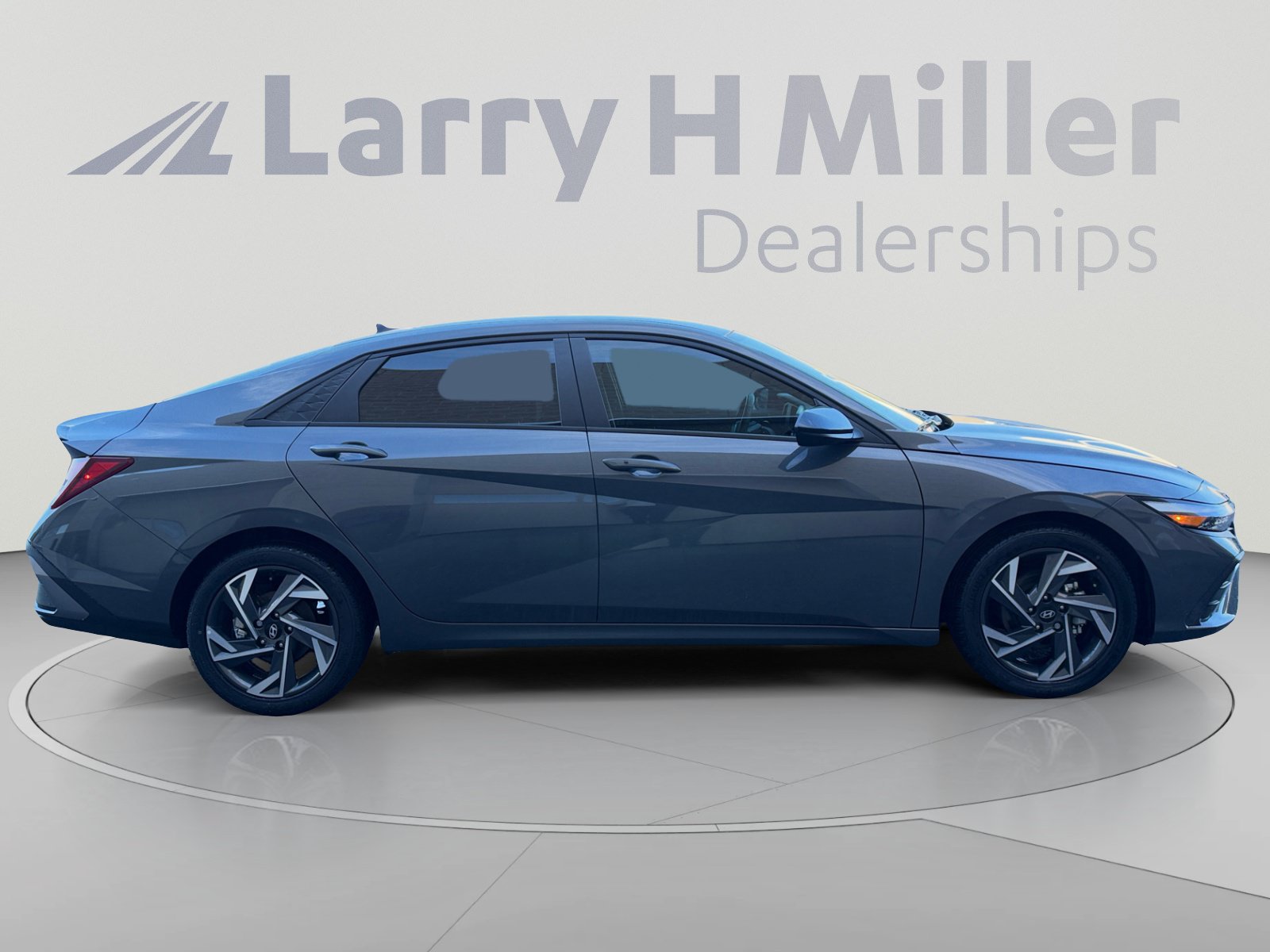 Certified 2025 Hyundai Elantra Sport FWD image 6