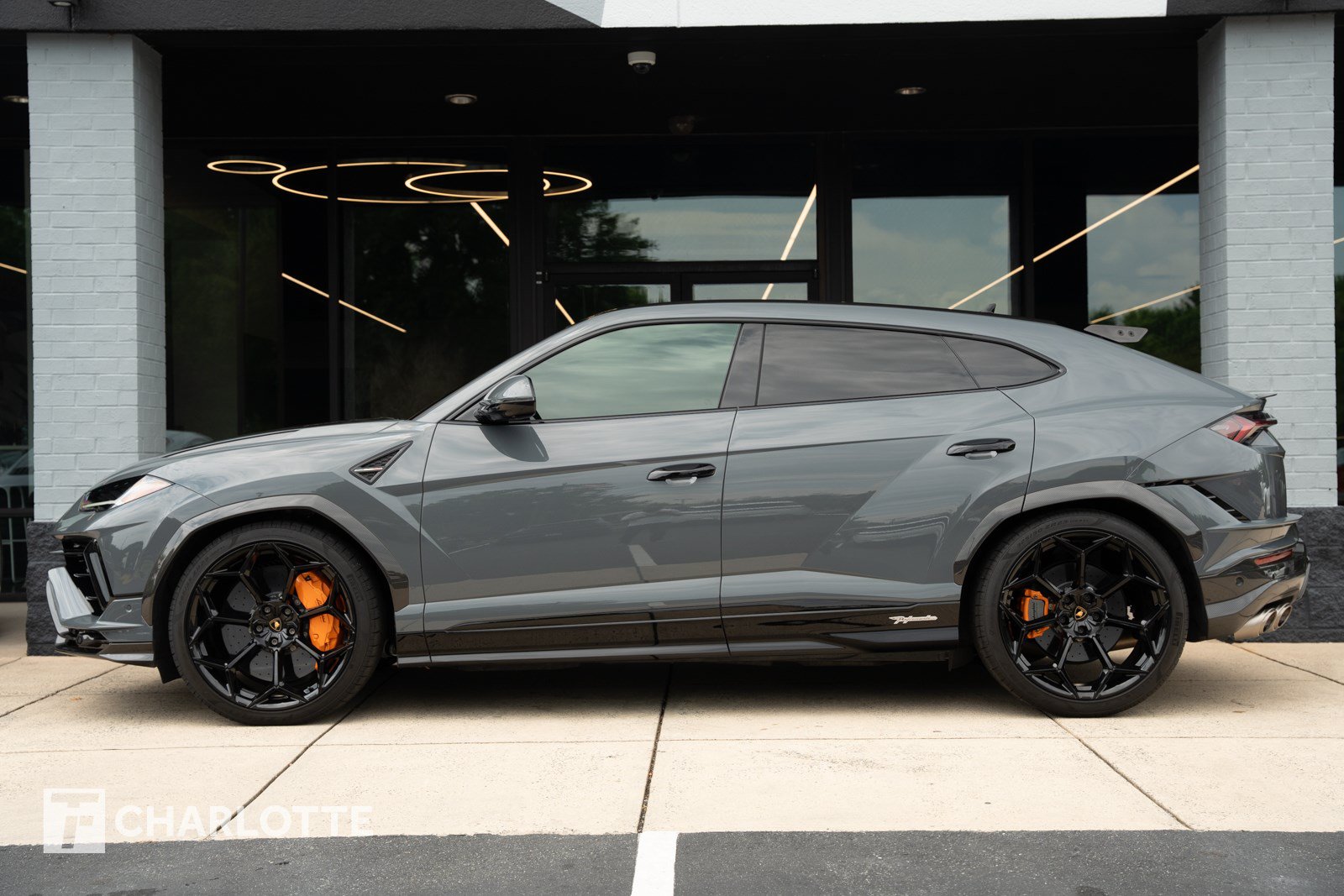 Used 2023 Lamborghini Urus Performante AWD/4WD image 8