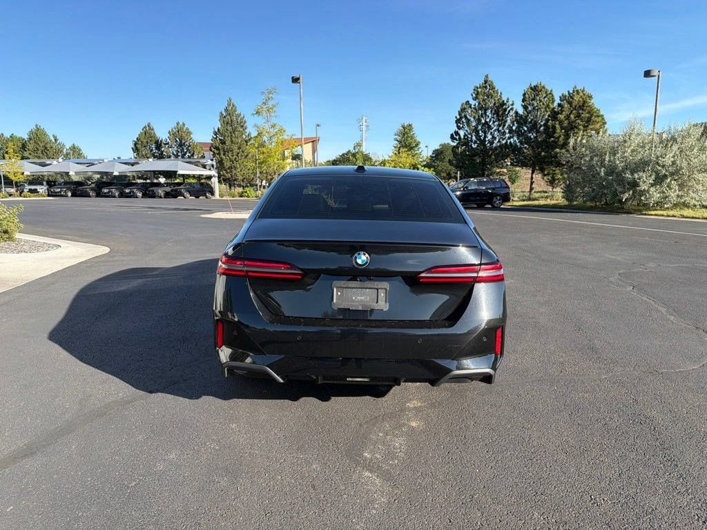 Used 2024 BMW 540i xDrive w/ Premium Package AWD/4WD image 4