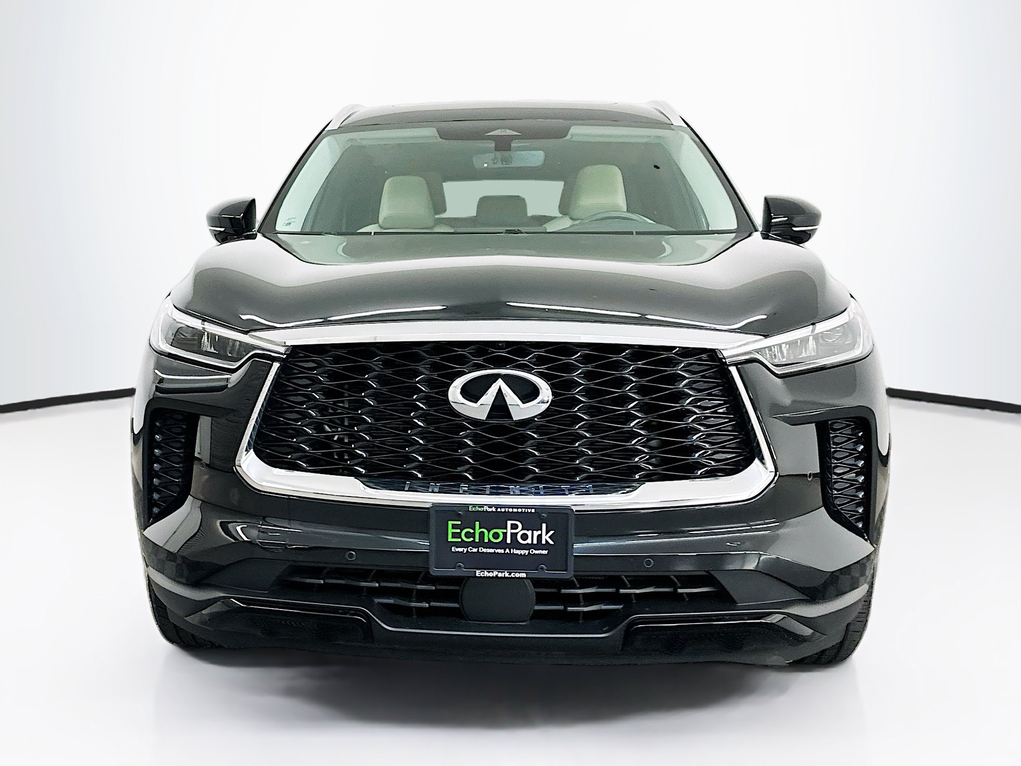 Used 2023 INFINITI QX60 Luxe w/ Cargo Package AWD/4WD image 2