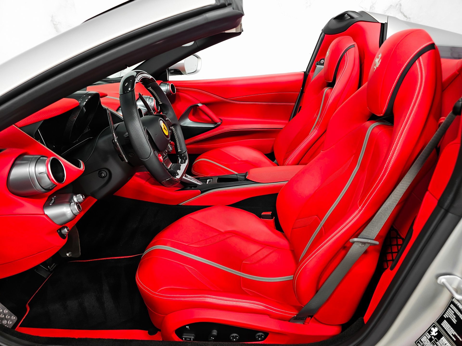 Used 2022 Ferrari 812 GTS image 11