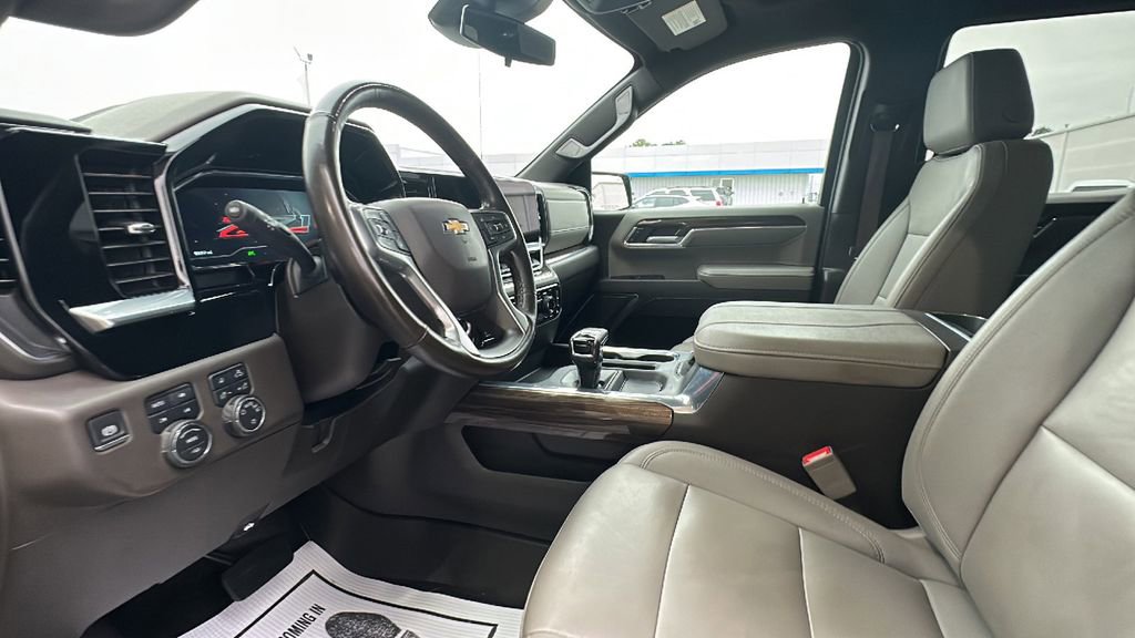 Used 2024 Chevrolet Silverado 1500 LT image 11