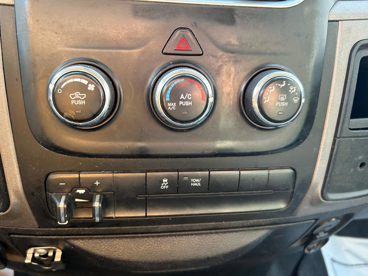 Used 2014 RAM 3500 ST w/ ST Popular Equipment Group AWD/4WD image 21