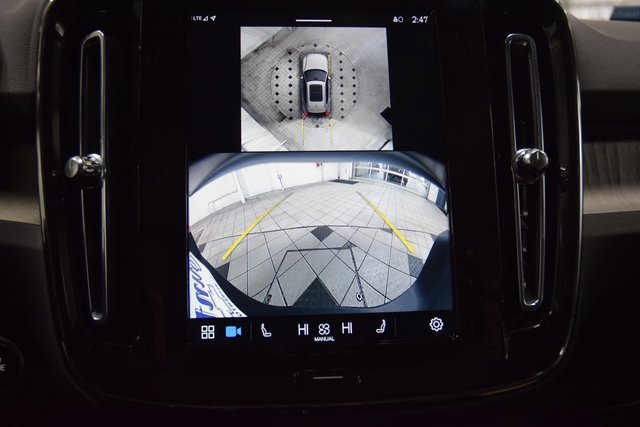 Used 2025 Volvo XC40 B5 Plus image 49