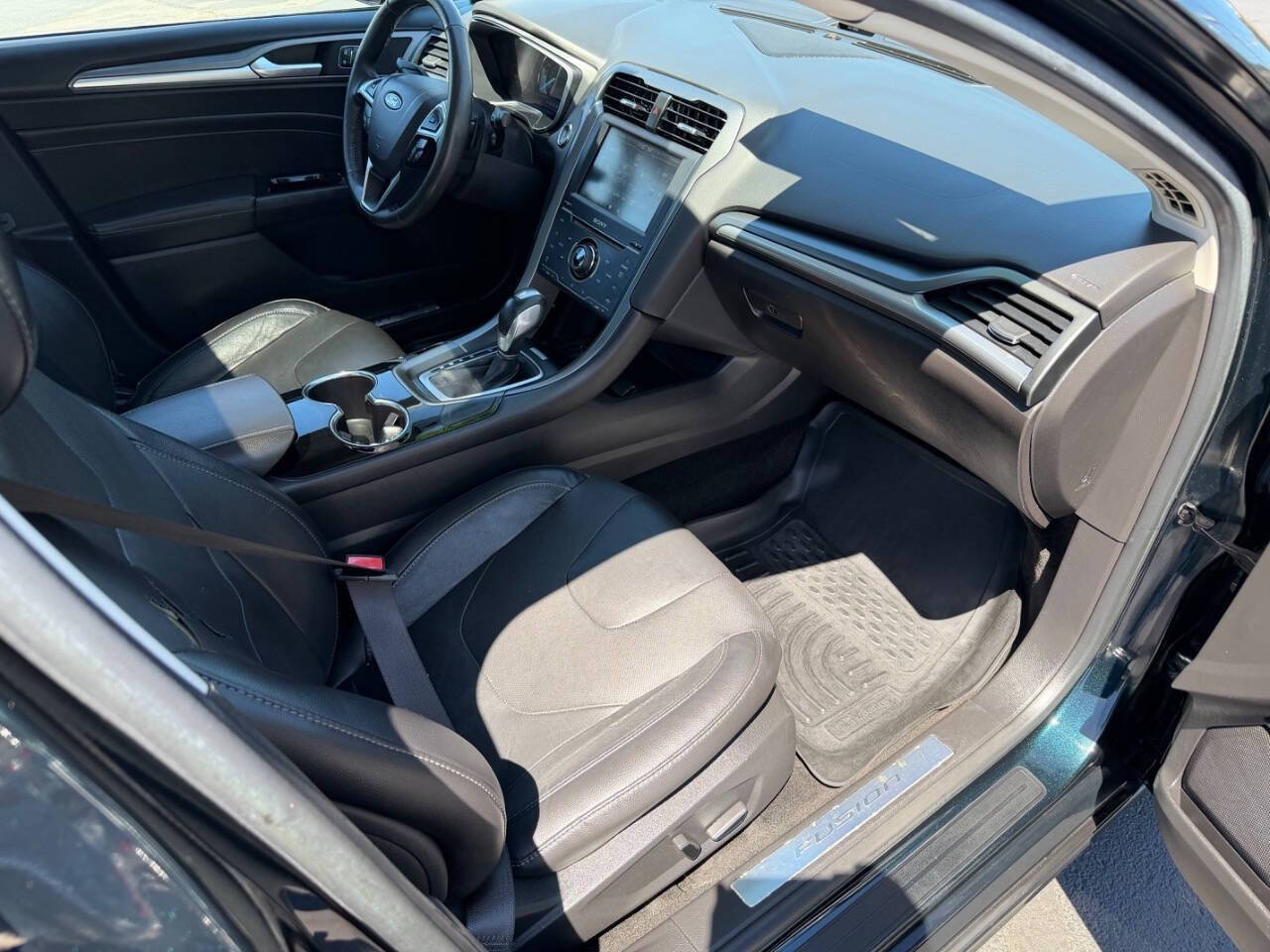 Used 2014 Ford Fusion Titanium FWD image 24