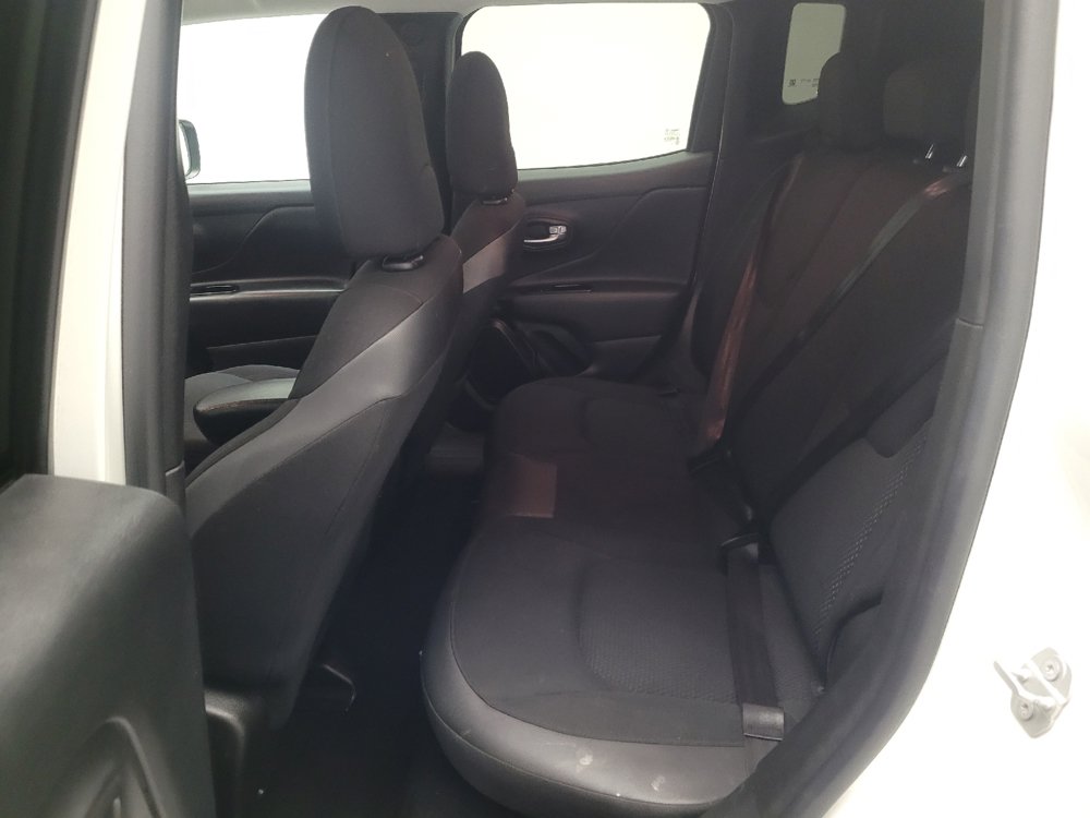 Used 2020 Jeep Renegade Altitude FWD image 18