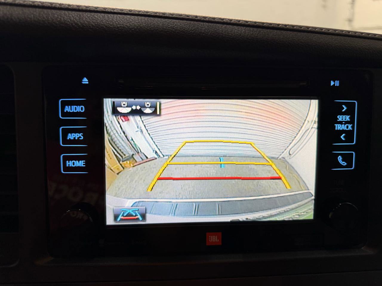 Used 2017 Toyota Sienna Limited Premium w/ Advanced Technology Package FWD image 24
