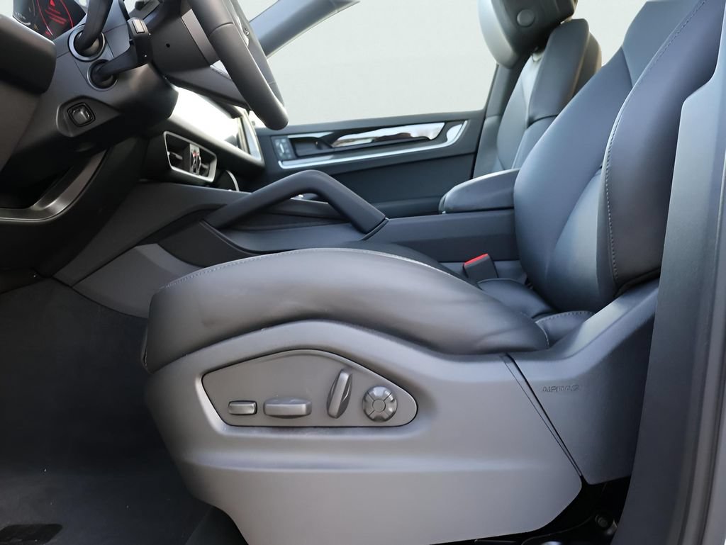 New 2026 Porsche Cayenne S AWD/4WD image 36