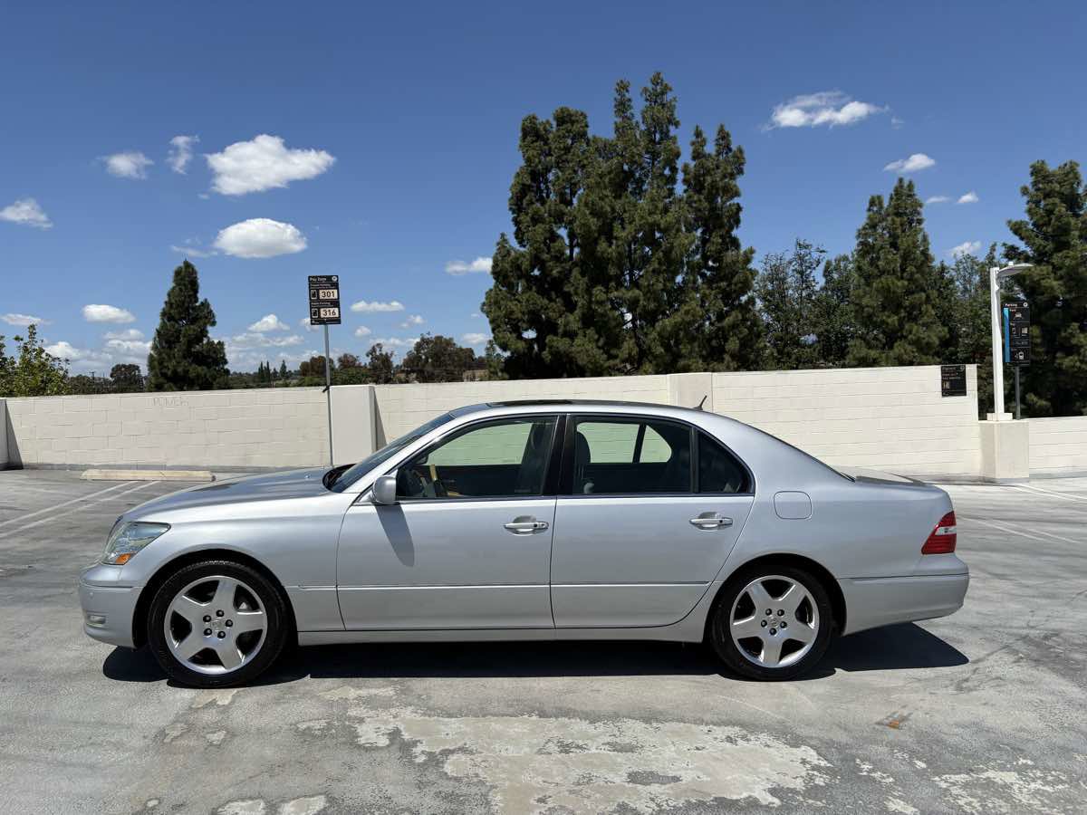 Used 2005 Lexus LS 430 RWD image 10