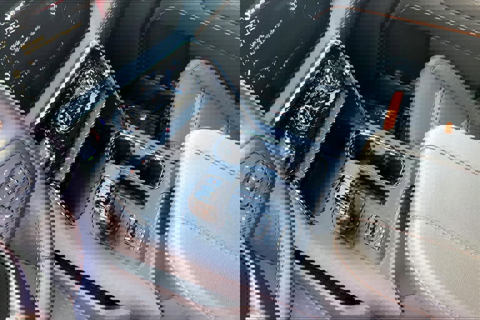 Used 2025 GMC Sierra 1500 AT4 w/ AT4 Premium Package AWD/4WD image 17