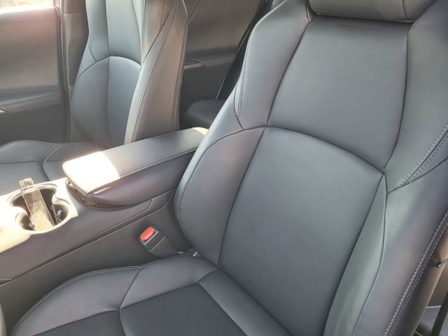 Used 2024 Toyota Venza Nightshade image 11