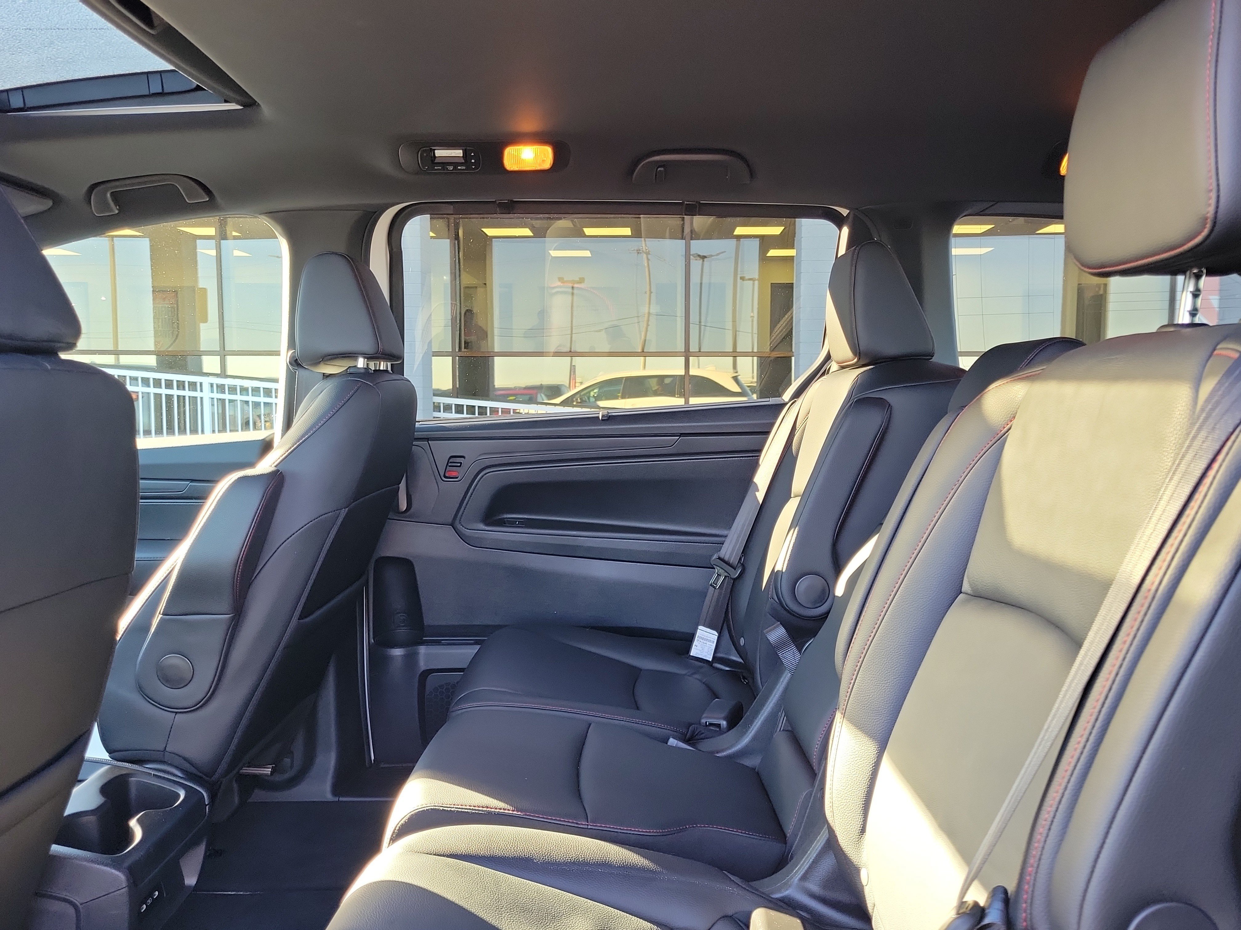 Used 2025 Honda Odyssey Sport-L image 11
