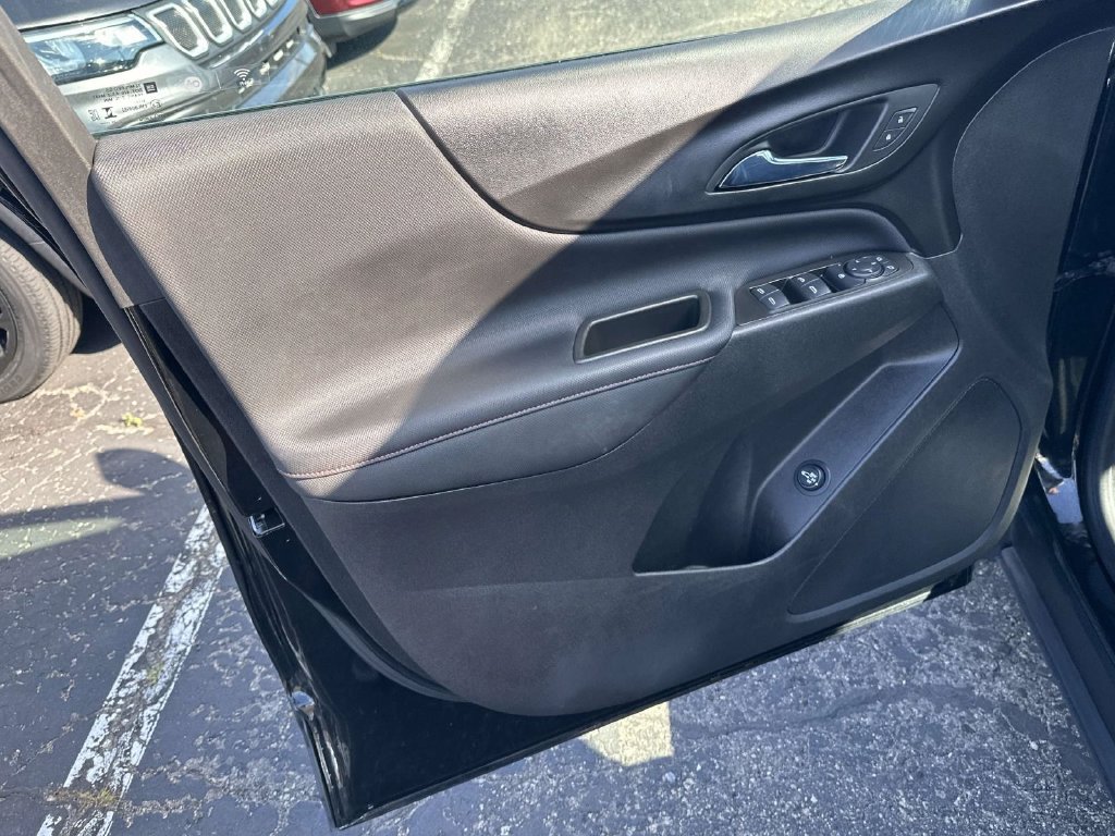 Used 2024 Chevrolet Equinox RS w/ LPO, Floor Liner Package FWD image 16