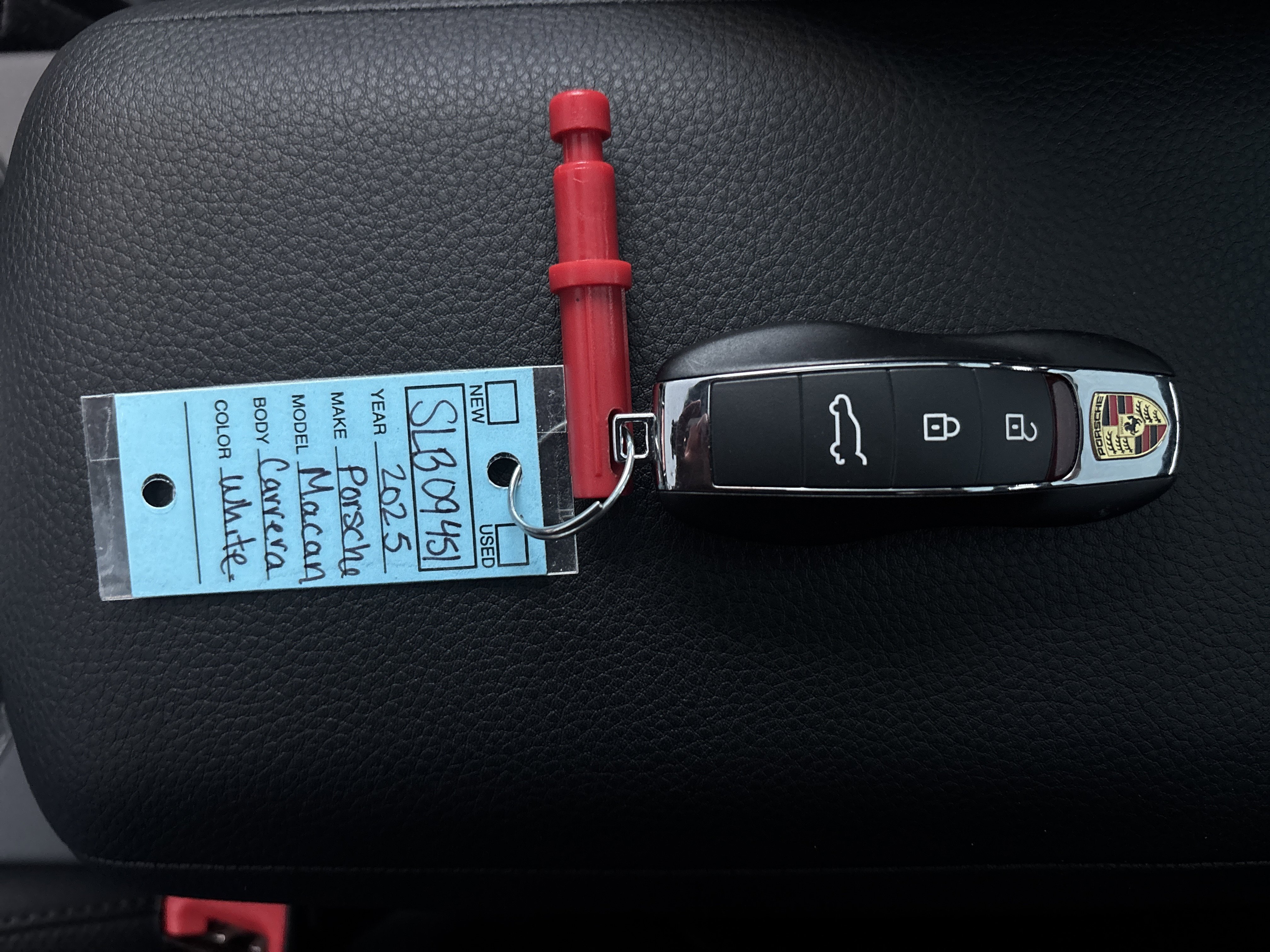 Certified 2025 Porsche Macan image 26