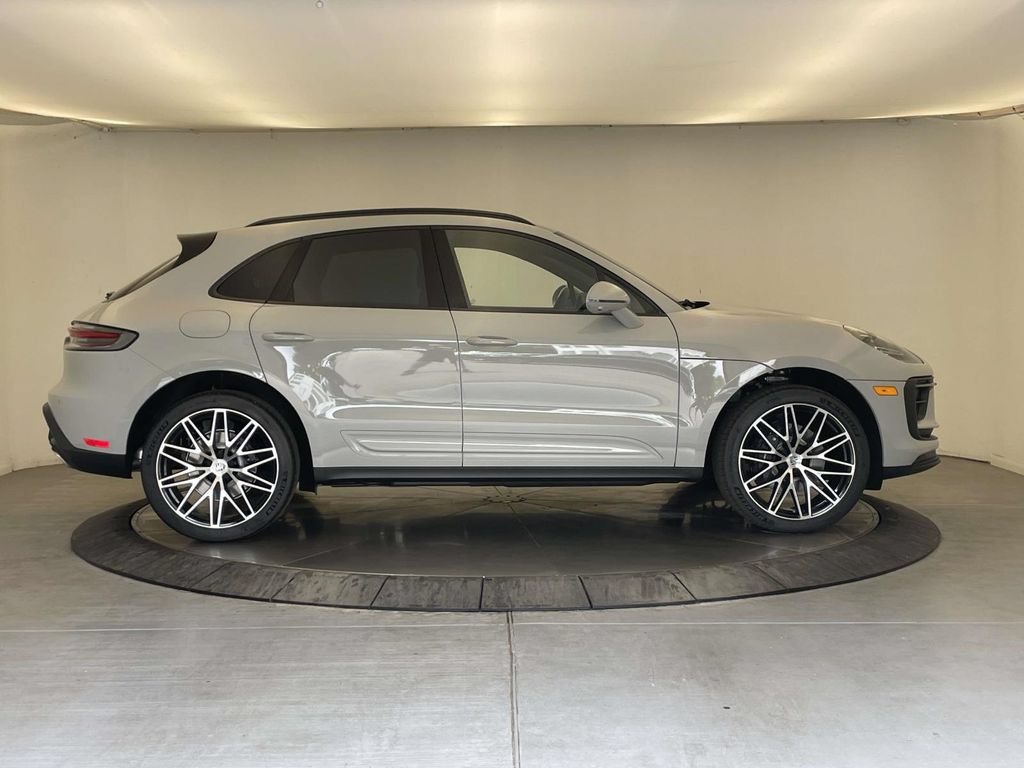 New 2026 Porsche Macan AWD/4WD image 8