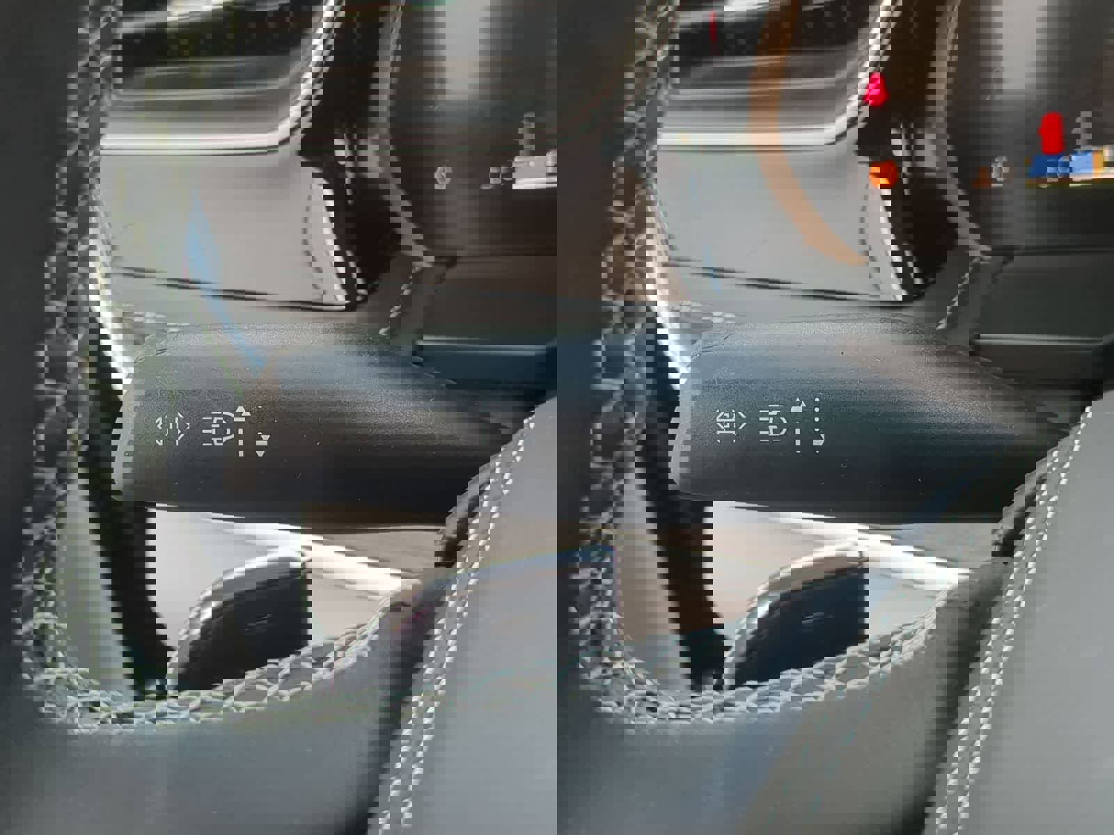 Certified 2023 Jeep Grand Cherokee Overland w/ Luxury Tech Group IV image 26