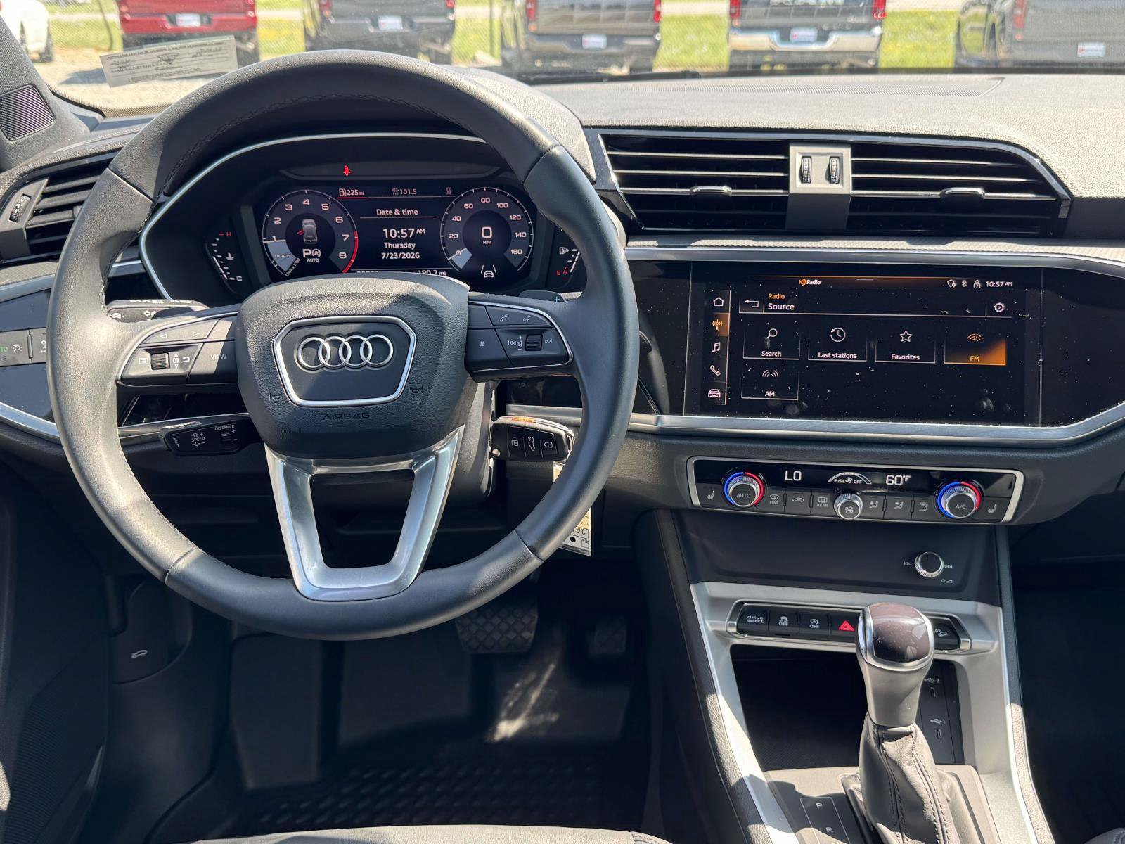 Used 2025 Audi Q3 2.0T Premium AWD/4WD image 2