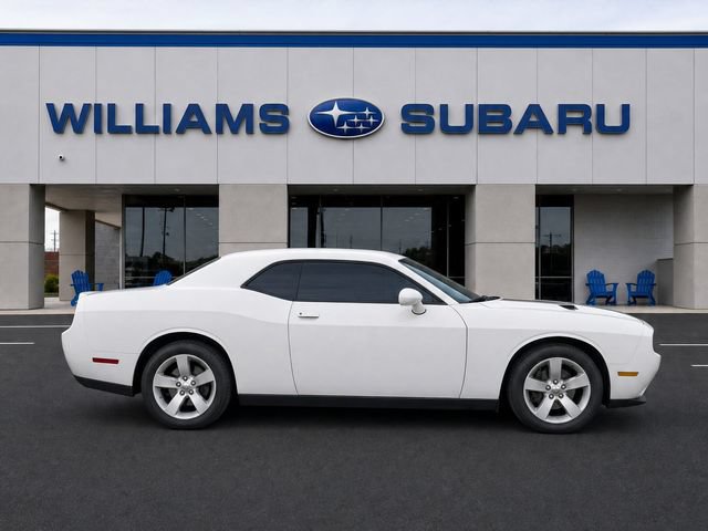 Used 2013 Dodge Challenger SXT RWD image 9