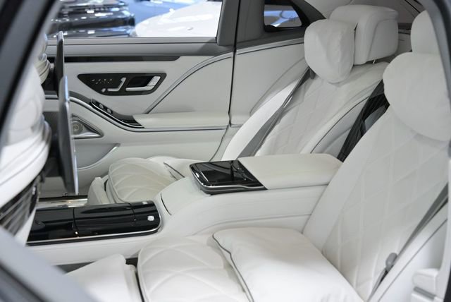 Used 2024 Mercedes-Benz Maybach S 680 Maybach S 680 4MATIC Sedan image 36