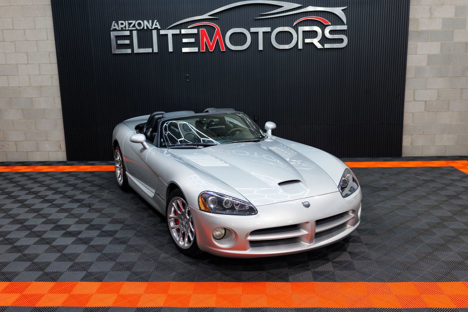 Used 2004 Dodge Viper SRT-10 image 5