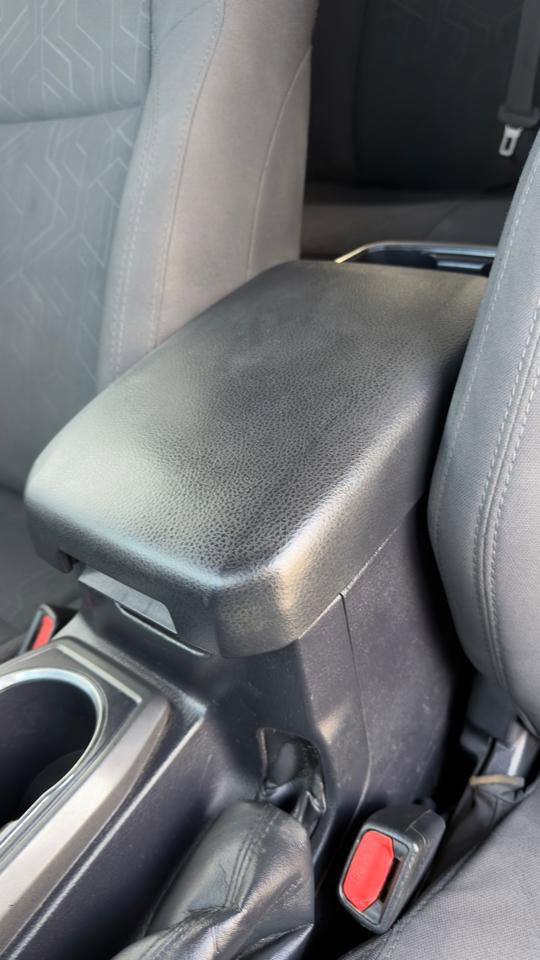 Used 2017 Toyota Tacoma TRD Sport w/ Tow Package (A/T) image 15