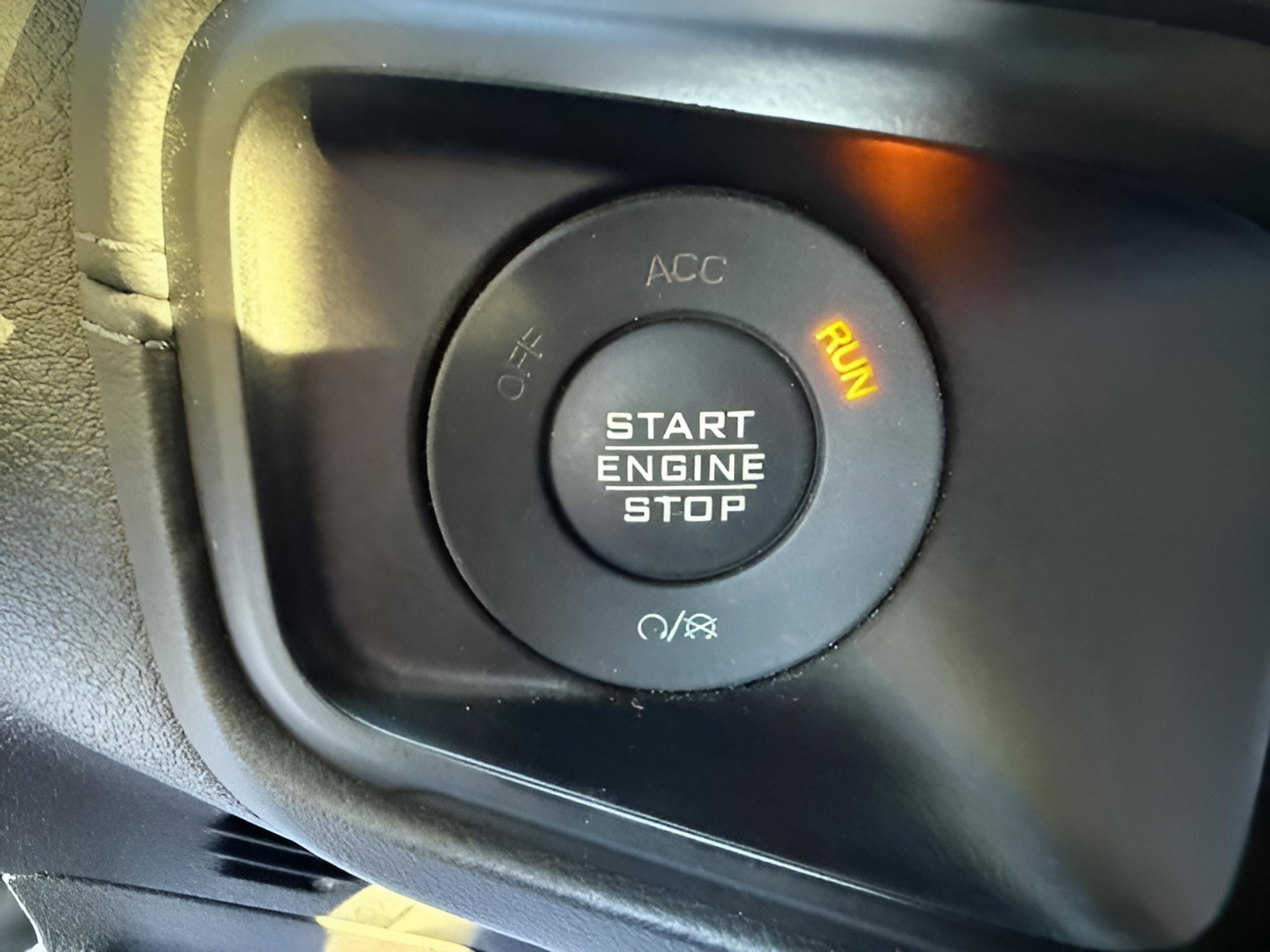 Certified 2024 Jeep Gladiator Mojave AWD/4WD image 18