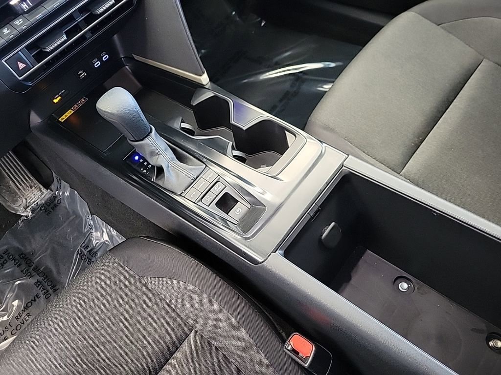 Used 2025 Toyota Camry LE image 9