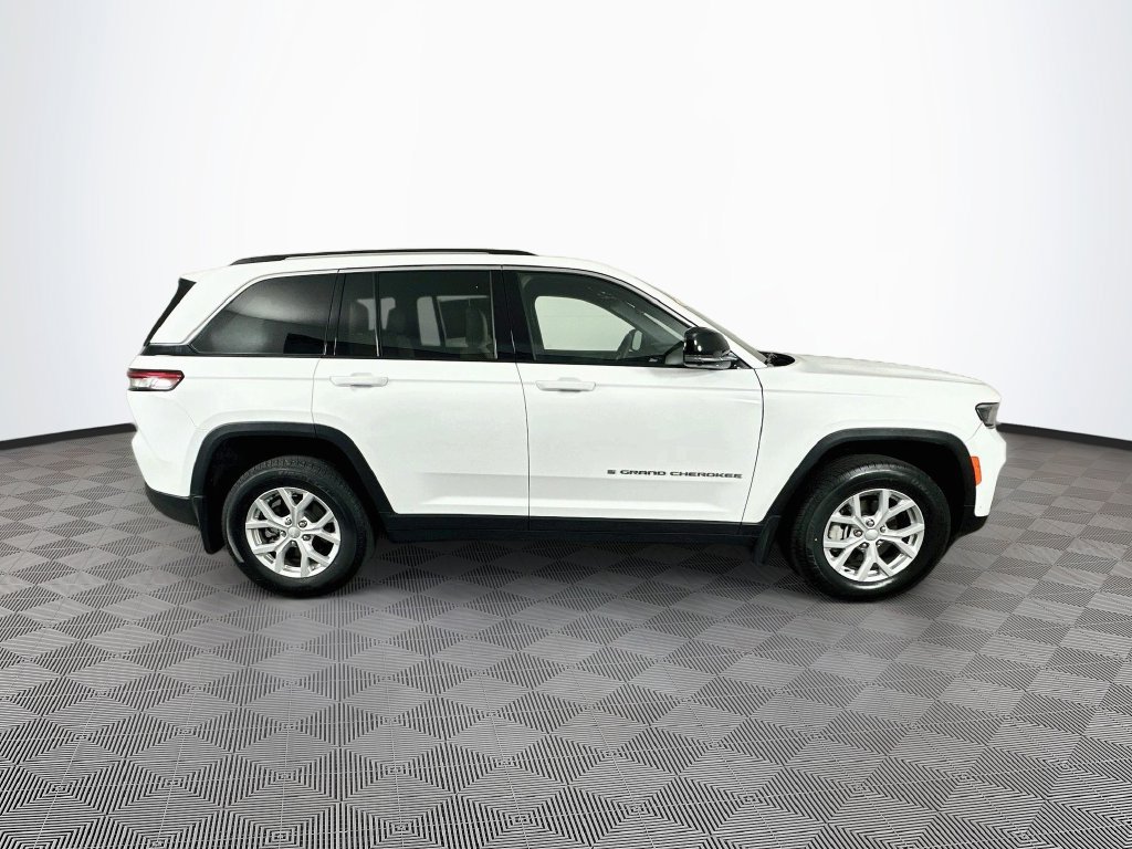 Used 2023 Jeep Grand Cherokee Limited w/ Luxury Tech Group II AWD/4WD image 10