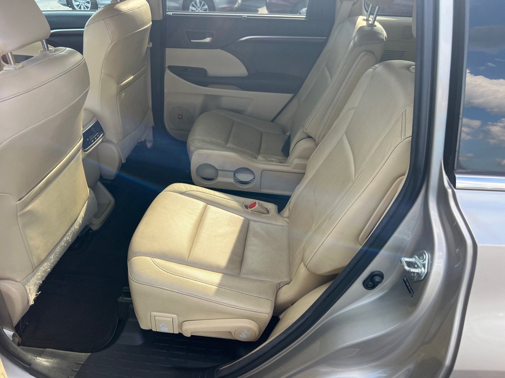 Used 2014 Toyota Highlander Limited AWD/4WD image 13