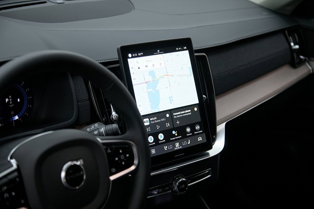 Used 2025 Volvo XC90 B6 Core w/ Protection Package image 14