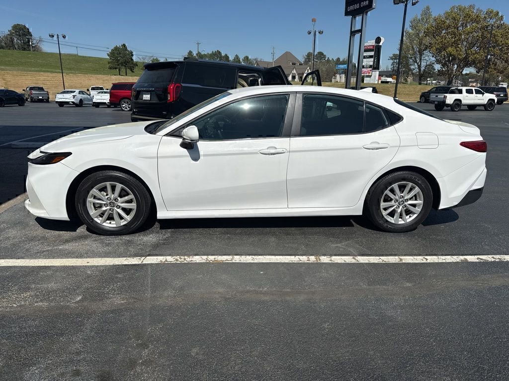 Used 2025 Toyota Camry LE image 2