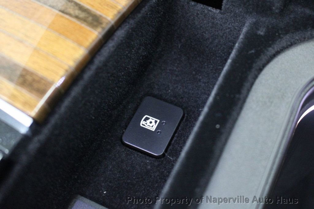 Used 2025 Cadillac Escalade ESV Sport Platinum w/ LPO, ONYX Package image 38