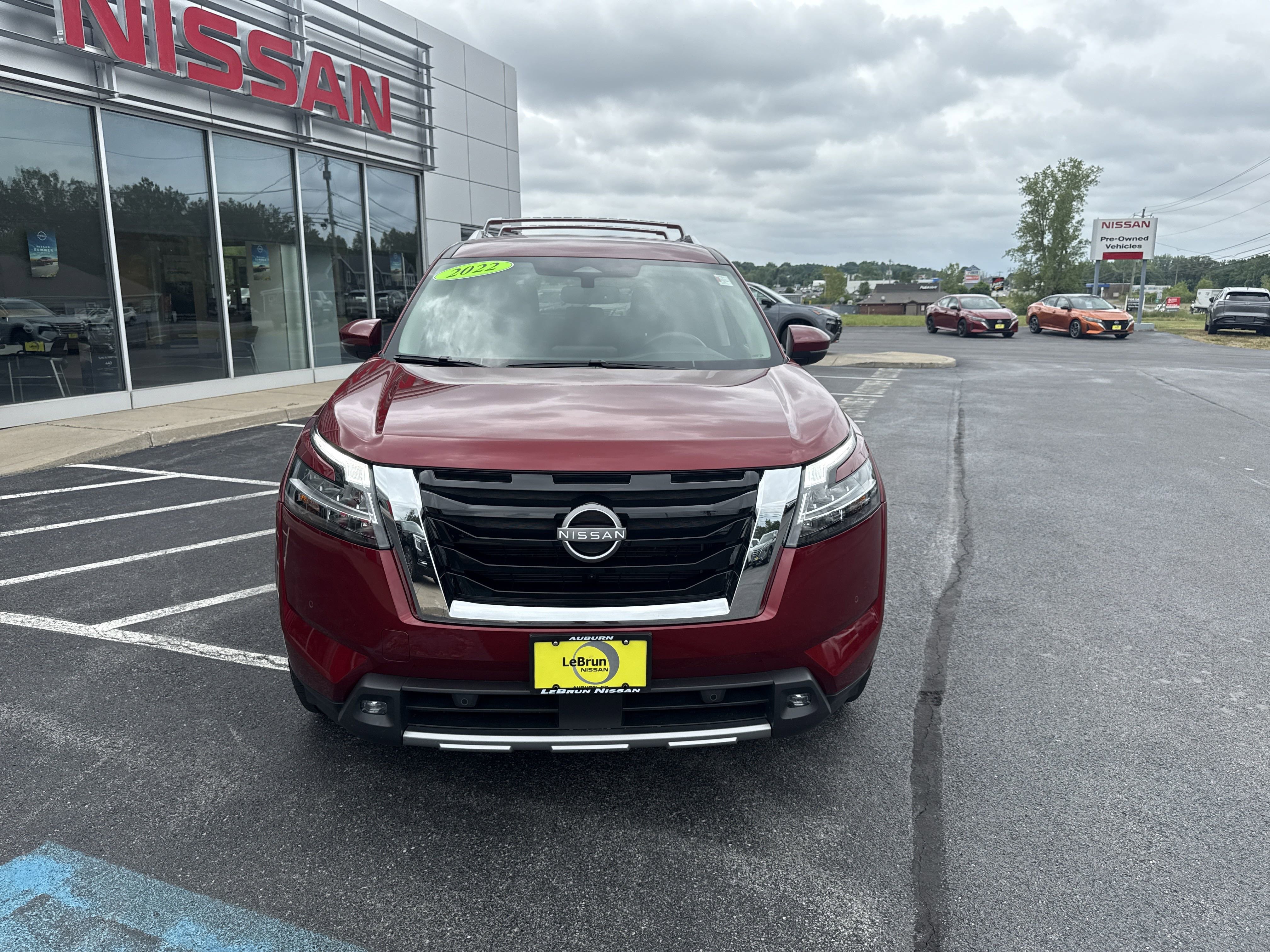 Used 2022 Nissan Pathfinder SL image 11